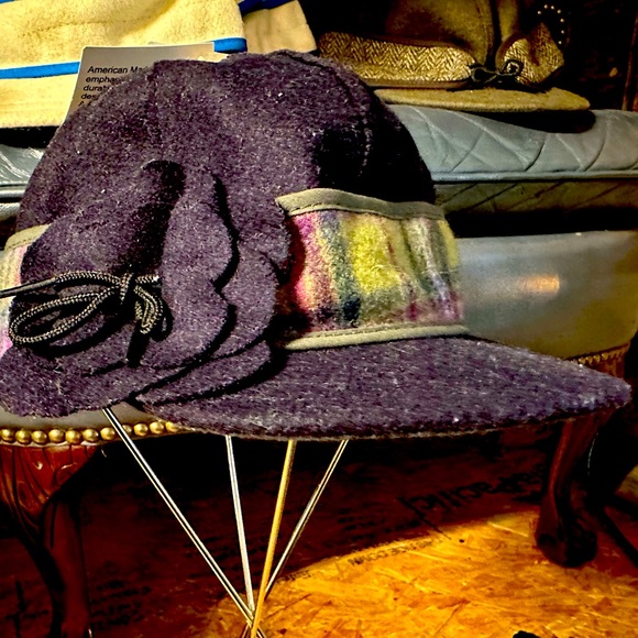 Stormy Kromer petal pusher wool hat in eggplant+Aurora plaid wool - Picture 1 of 2